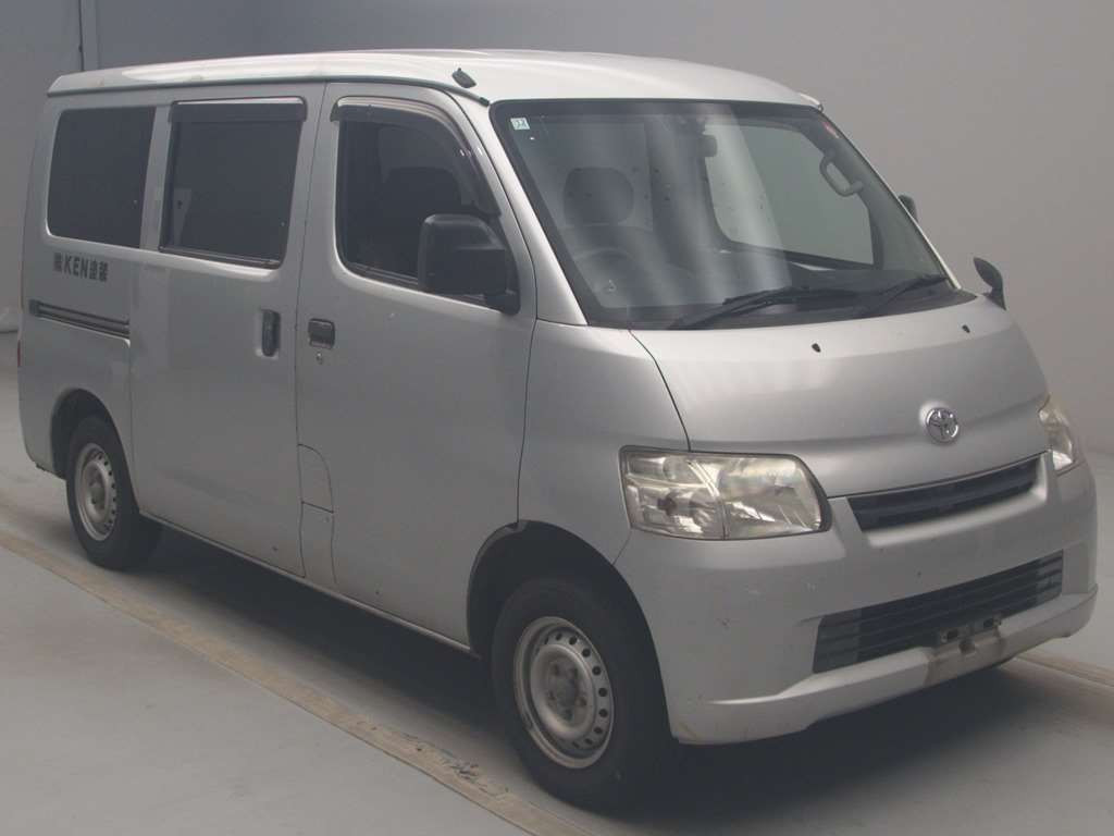 2017 Toyota Liteace Van S412M[2]