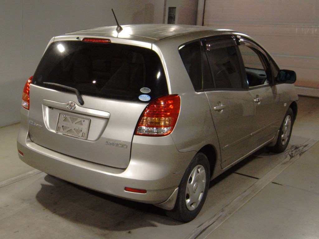 2005 Toyota Corolla Spacio NZE121N[1]