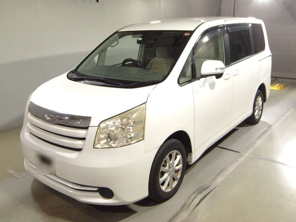 2010 Toyota Noah ZRR75G[0]