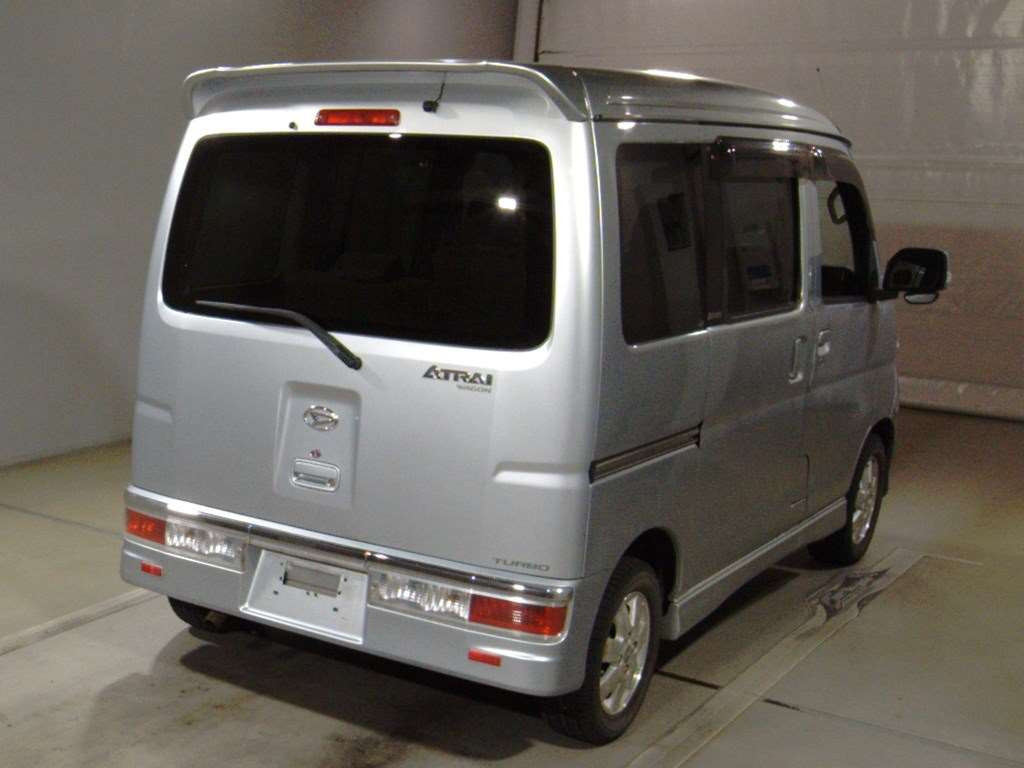 2010 Daihatsu Atrai Wagon S331G[1]