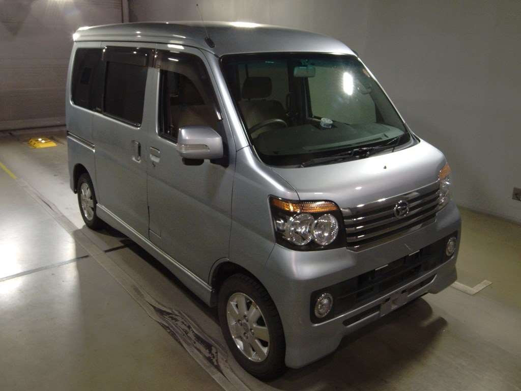 2010 Daihatsu Atrai Wagon S331G[2]