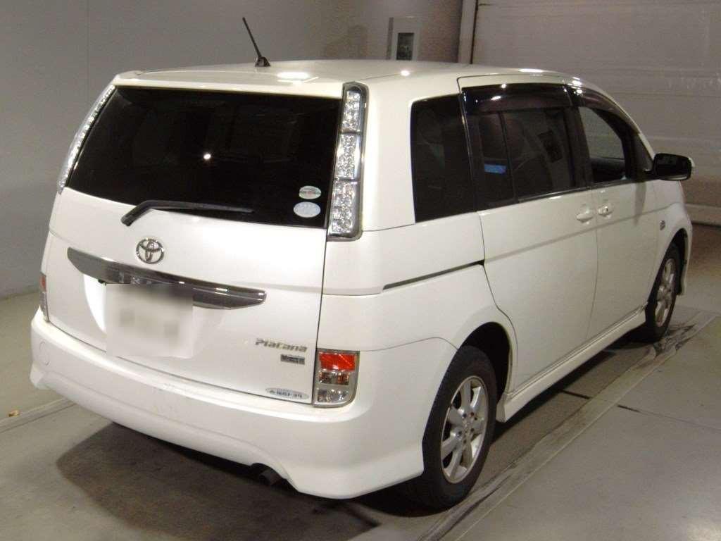 2011 Toyota Isis ZGM15W[1]