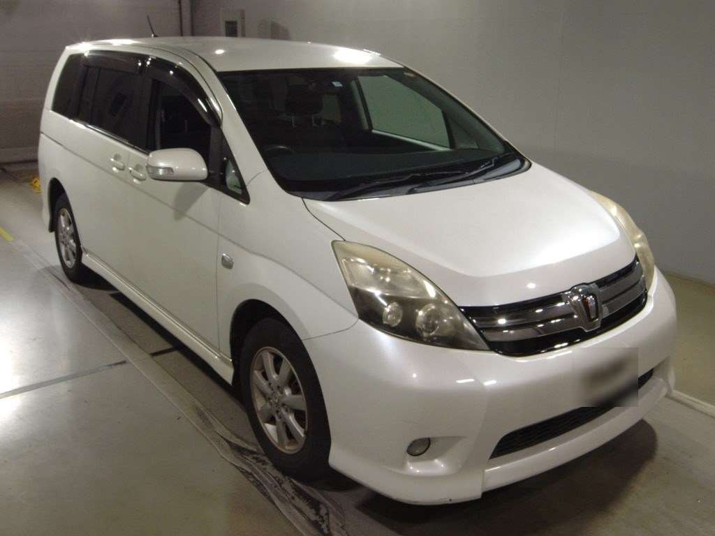 2011 Toyota Isis ZGM15W[2]