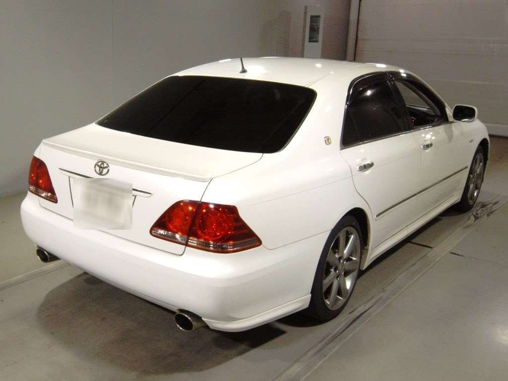 2006 Toyota Crown GRS184[1]