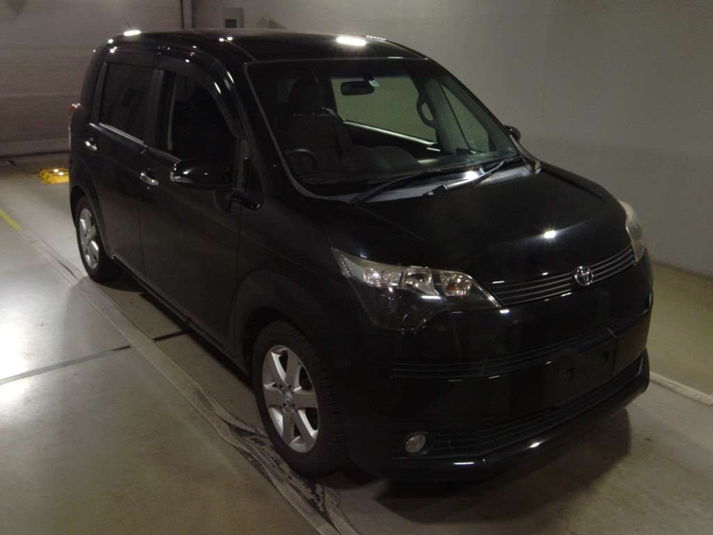 2013 Toyota Spade NCP141[2]