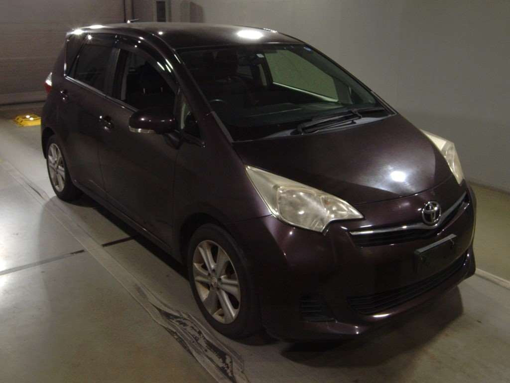 2013 Toyota Ractis NCP120[2]