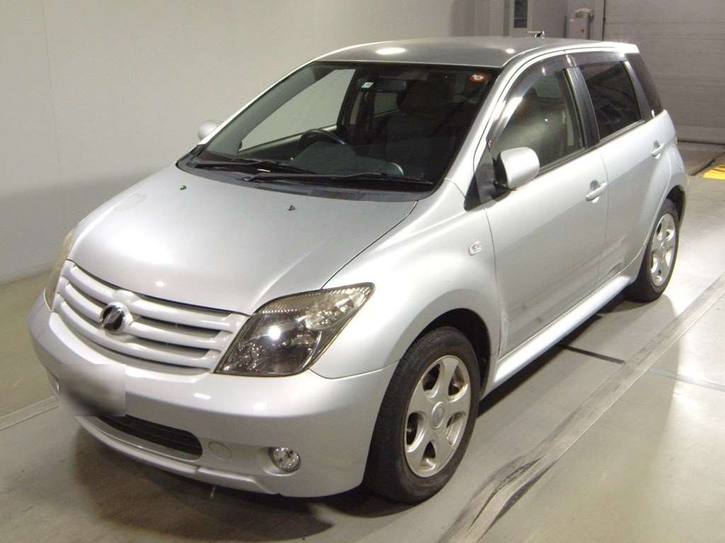 2005 Toyota IST NCP60[0]