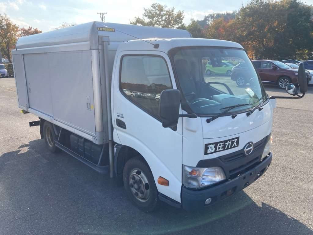 2013 Hino DUTRO XZC645M[2]