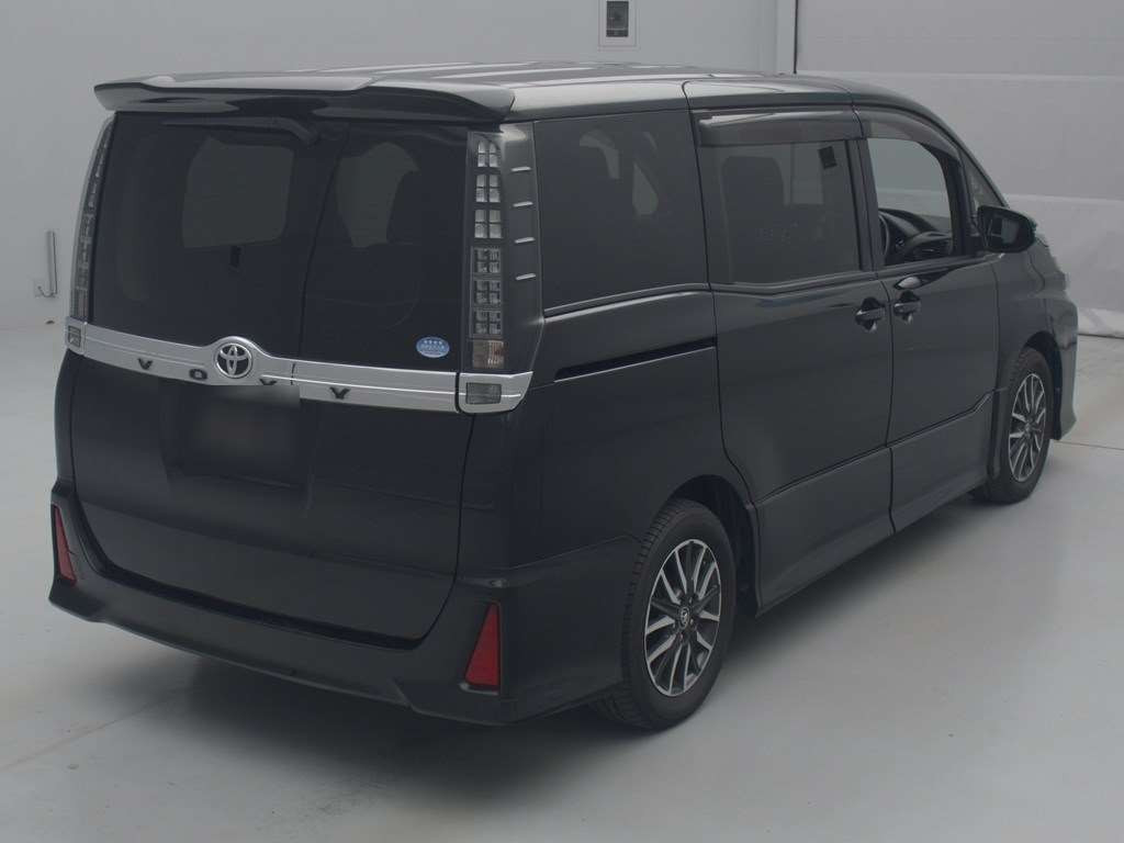 2015 Toyota Voxy ZRR80W[1]