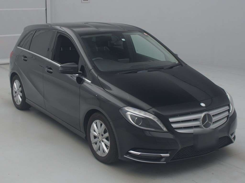 2013 Mercedes Benz B-Class 246242[2]