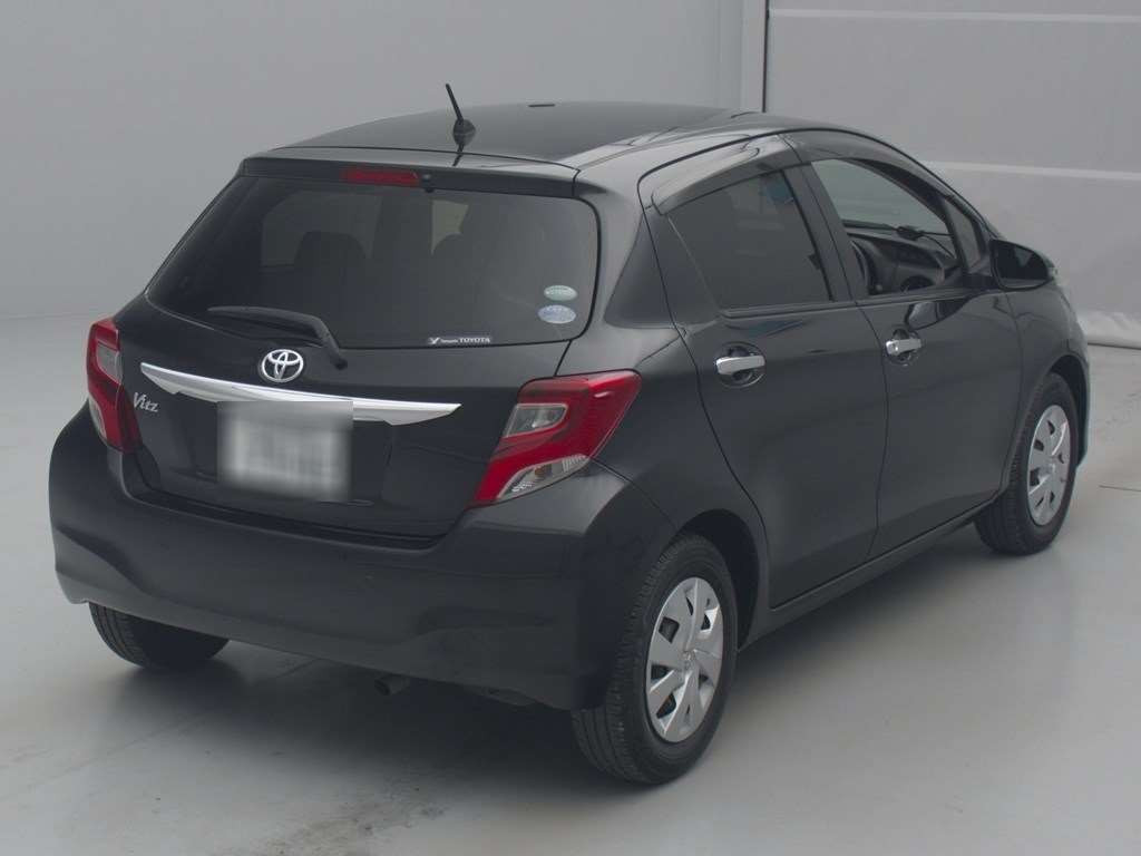 2016 Toyota Vitz NSP130[1]