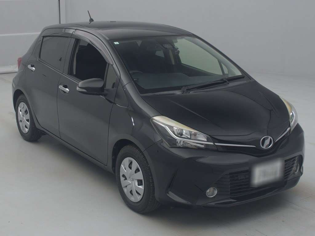 2016 Toyota Vitz NSP130[2]