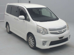 2012 Toyota Noah