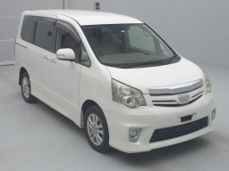 2011 Toyota Noah