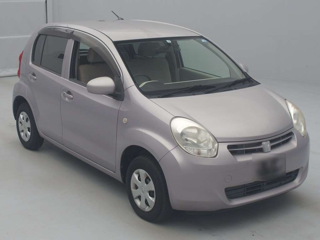 2011 Toyota Passo KGC30[2]