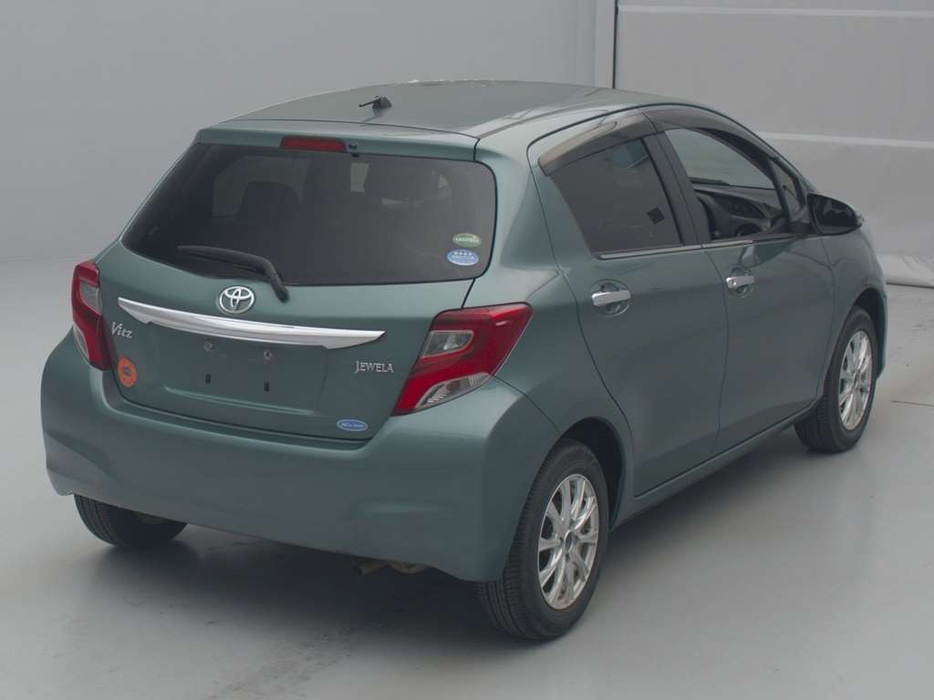 2015 Toyota Vitz KSP130[1]