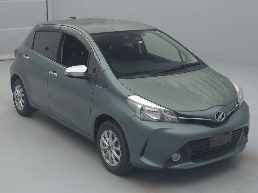 2015 Toyota Vitz KSP130[2]