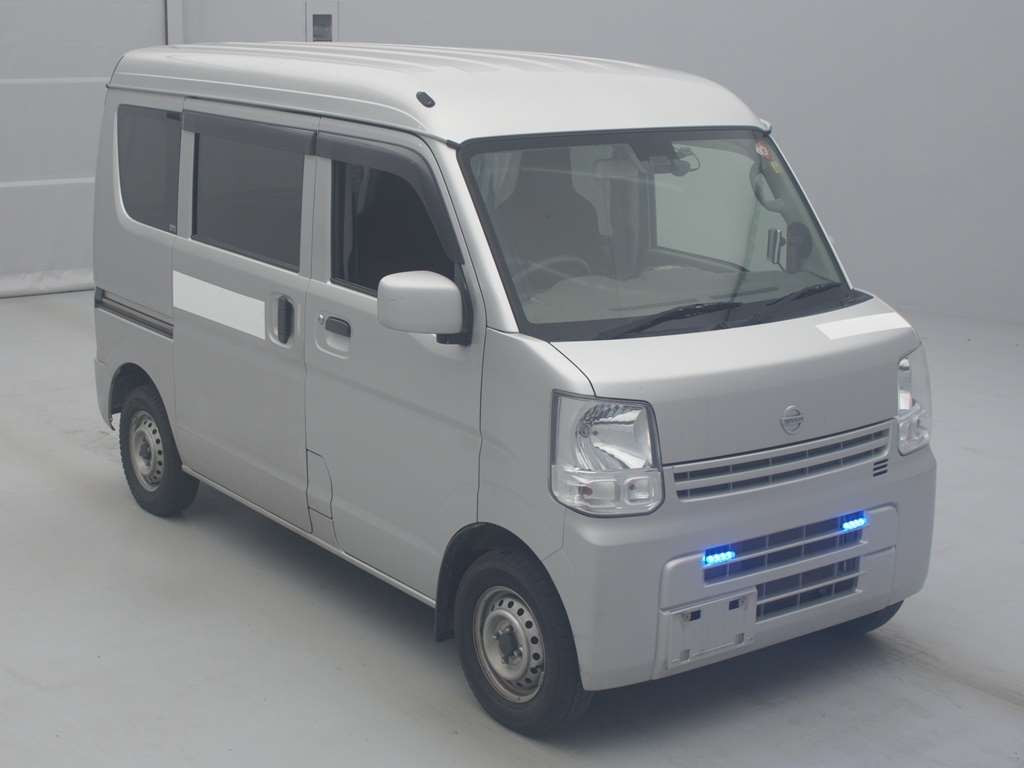 2018 Nissan NV100 Clipper DR17V[2]