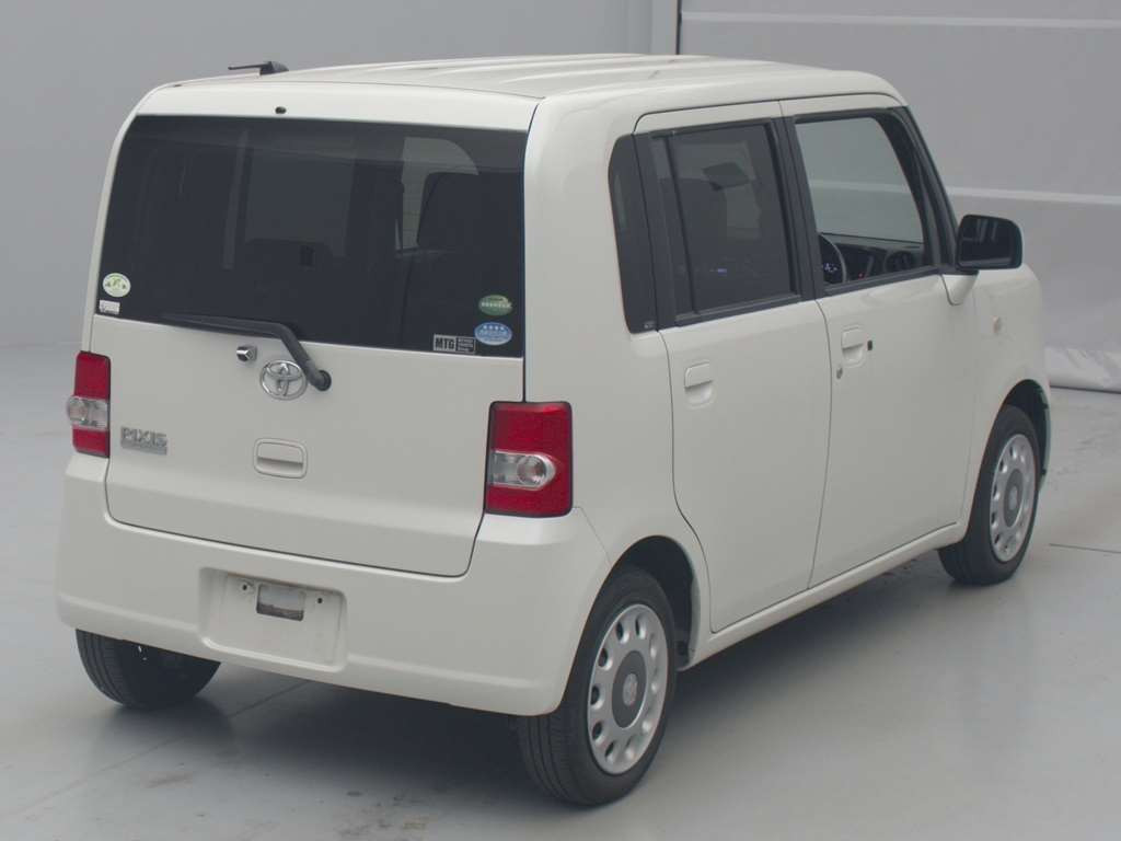 2015 Toyota Pixis Space L585A[1]