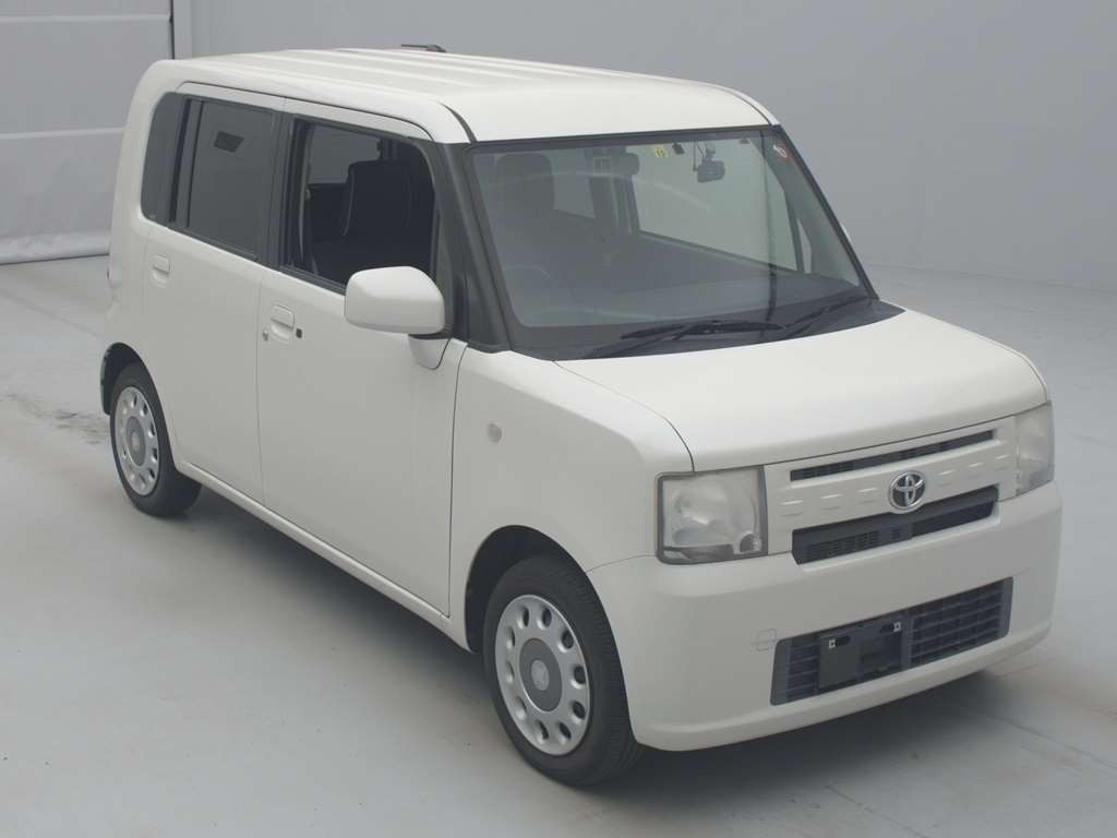 2015 Toyota Pixis Space L585A[2]