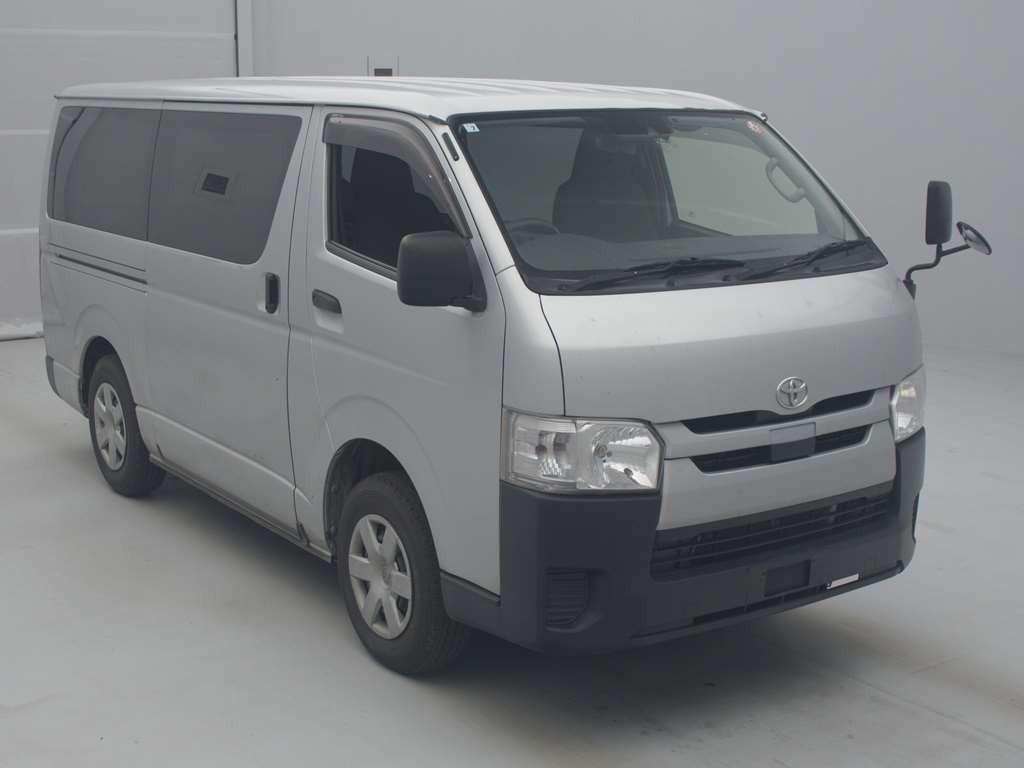 2018 Toyota Hiace Van GDH206V[2]