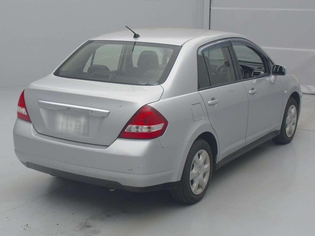 2011 Nissan Tiida Latio SC11[1]