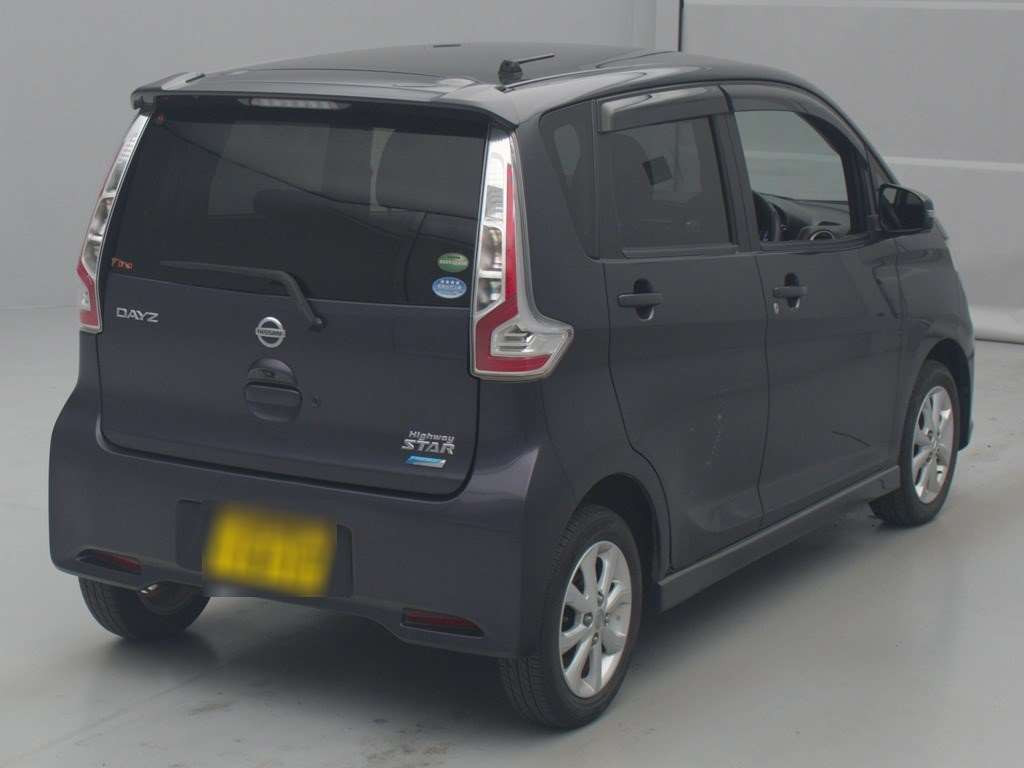 2016 Nissan DAYZ B21W[1]