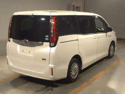 2015 Toyota Noah