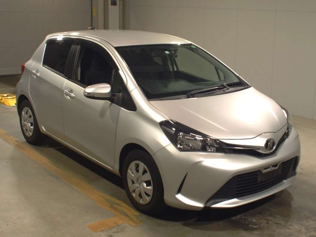 2016 Toyota Vitz NSP130[2]