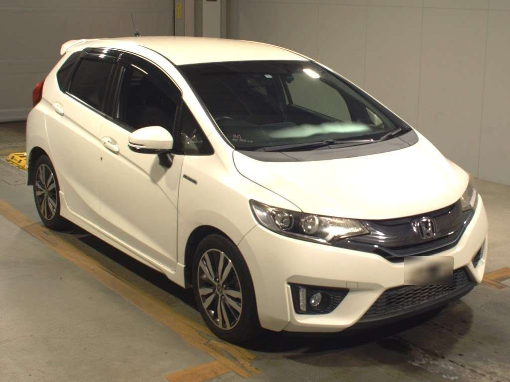 2013 Honda Fit Hybrid GP5[2]