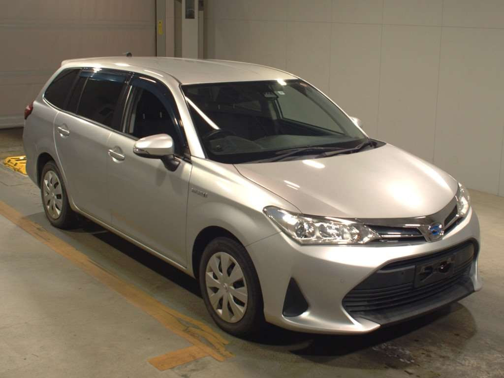 2017 Toyota Corolla Fielder NKE165G[2]