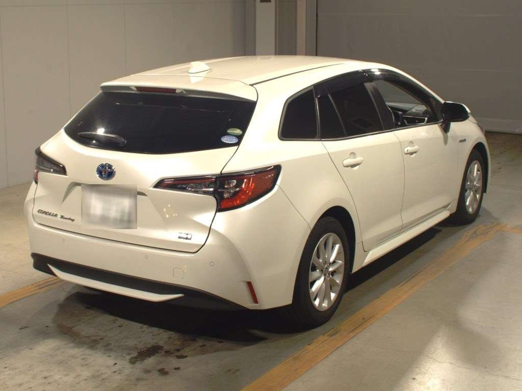 2020 Toyota Corolla Touring Wagon ZWE211W[1]