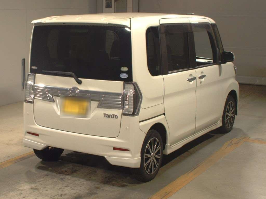 2017 Daihatsu Tanto Custom LA600S[1]