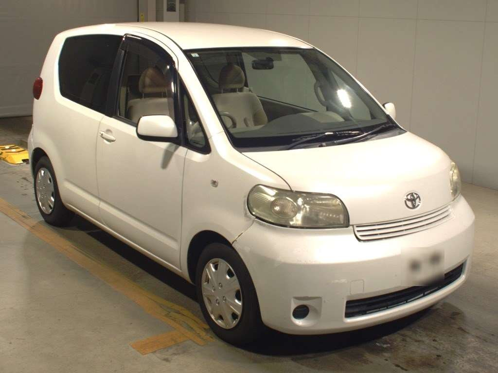 2011 Toyota Porte NNP10[2]