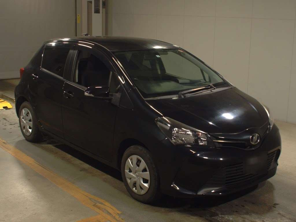 2015 Toyota Vitz KSP130[2]