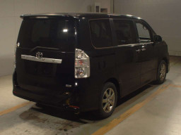 2009 Toyota Voxy