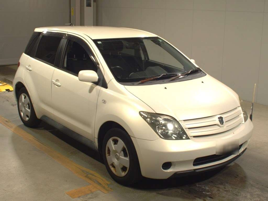 2004 Toyota IST NCP60[2]