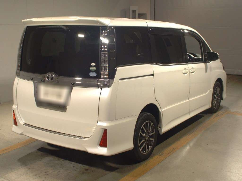 2015 Toyota Voxy ZRR85W[1]