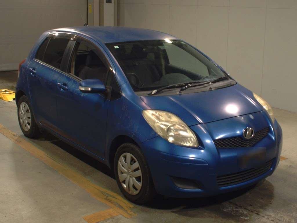 2009 Toyota Vitz SCP90[2]