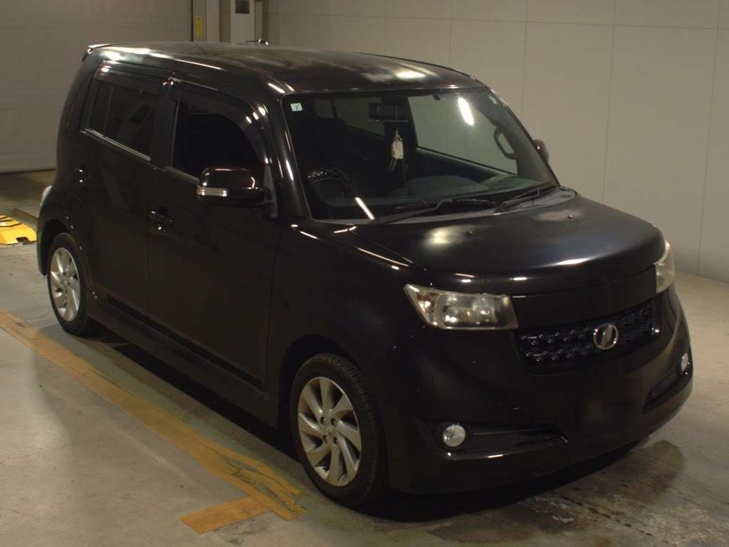 2011 Toyota bB QNC20[2]