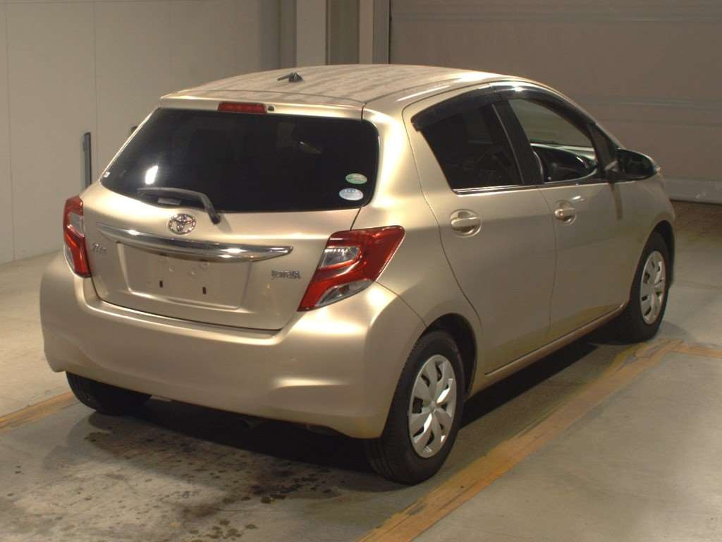 2014 Toyota Vitz NSP130[1]