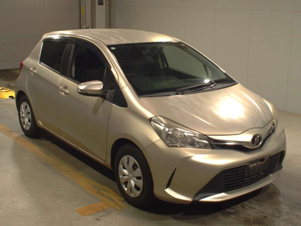 2014 Toyota Vitz NSP130[2]