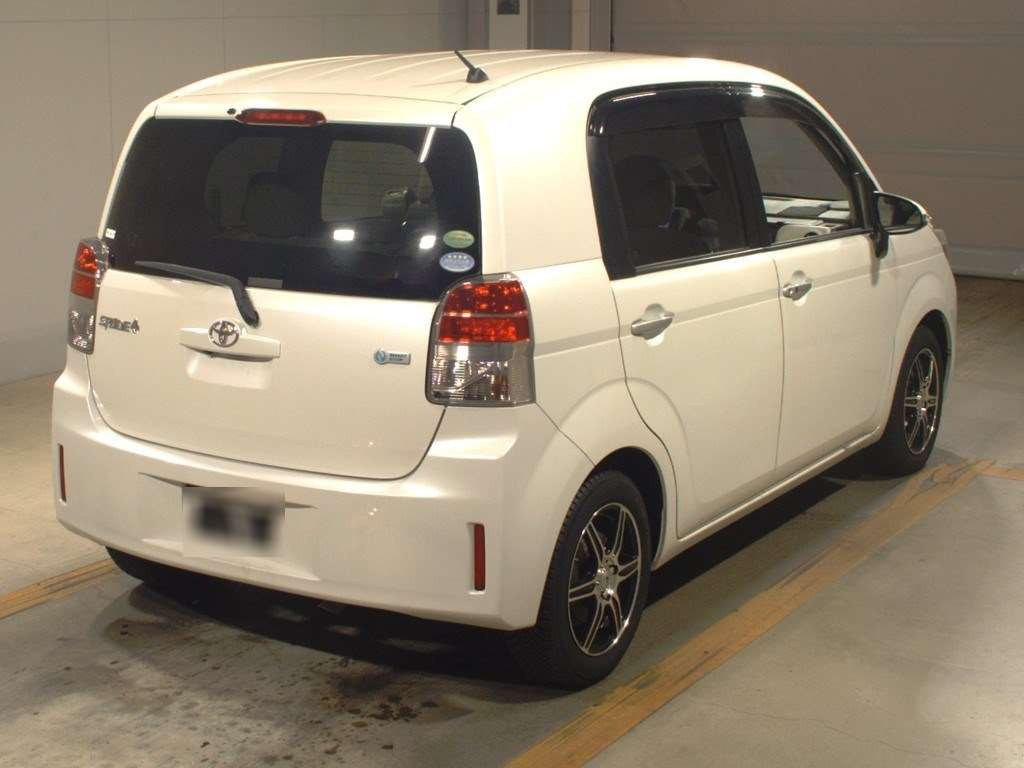 2013 Toyota Spade NCP141[1]