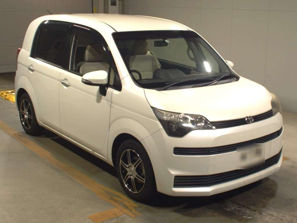 2013 Toyota Spade NCP141[2]