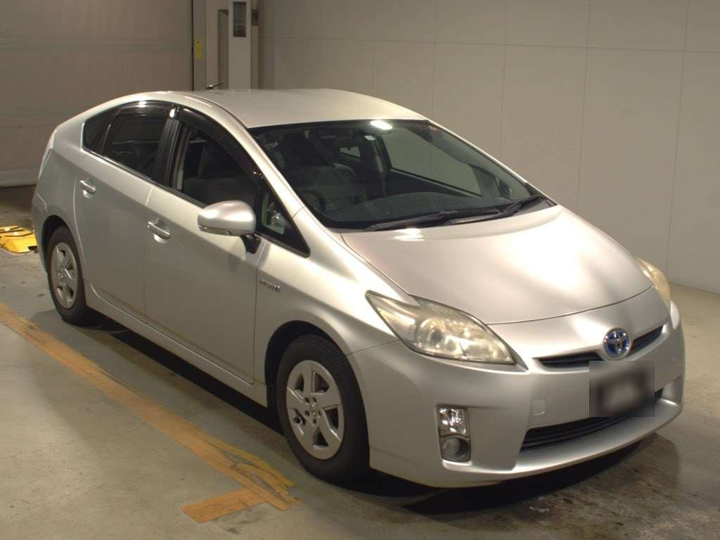 2011 Toyota Prius ZVW30[2]