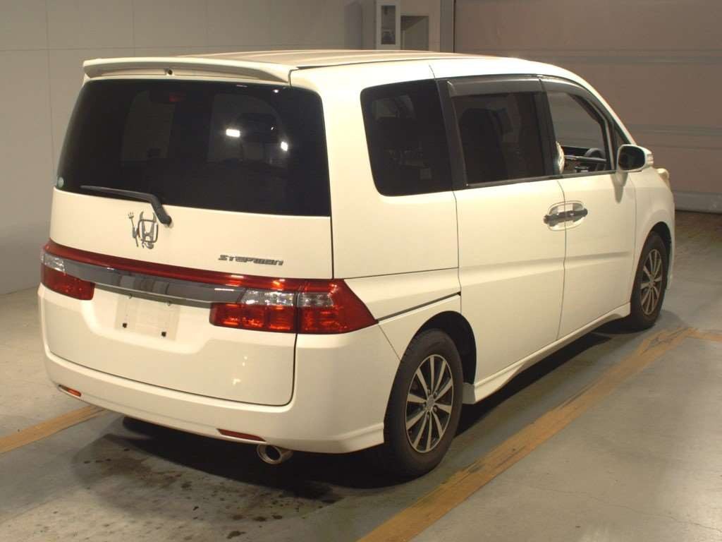 2008 Honda Step WGN RG1[1]