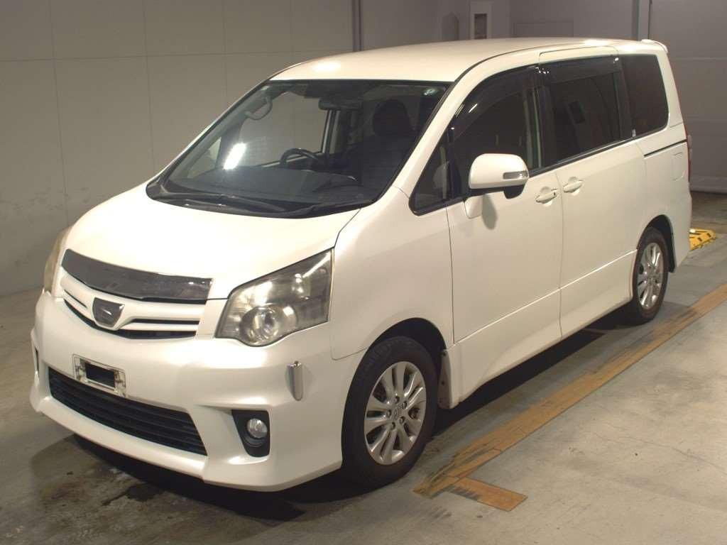 2013 Toyota Noah ZRR70W[0]