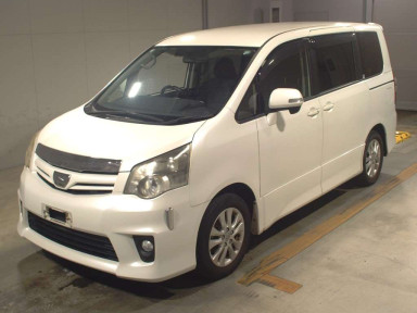 2013 Toyota Noah