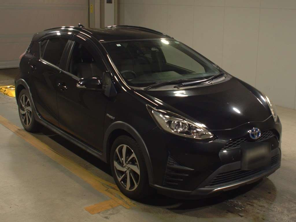 2019 Toyota Aqua NHP10H[2]