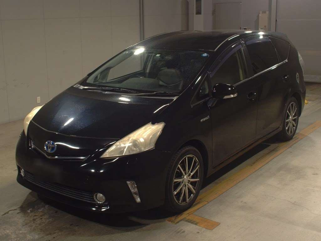 2011 Toyota Prius alpha ZVW41W[0]